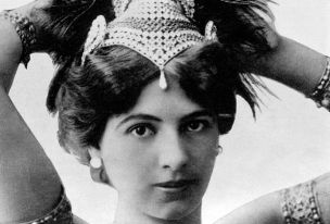 ́ ́ (Mata Hari,   —    (. Margaretha Geertruida Zelle) —   ,          .