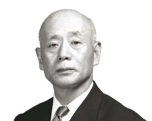 Такеши Митараи (Takeshi Mitarai) родился в 1901-ом году. Ушел из жизни в 1984-ом году. Его вклад в развитие Canon чрезвычайно велик и памятен.