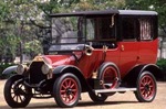 Первый легковой автомобиль марки Mitsubishi — Model-A, производство которого началось в 1922 году.