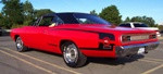 Dodge Super Bee —  muscle car.  «-»   Charger.