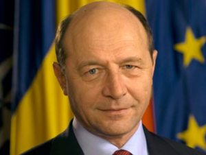 Траян Бэсе́ску (рум. Traian Băsescu; 4 ноября 1951) — президент Румынии с 20 декабря 2004 года. До этого — мэр Бухареста (2000—2004), в 1992—1996 годах — депутат парламента, в 1991—1992 и в 1996—2000 годах — министр транспорта.